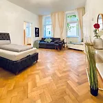 Stylish 2Br Apt Prime Location By Westbahnhof
