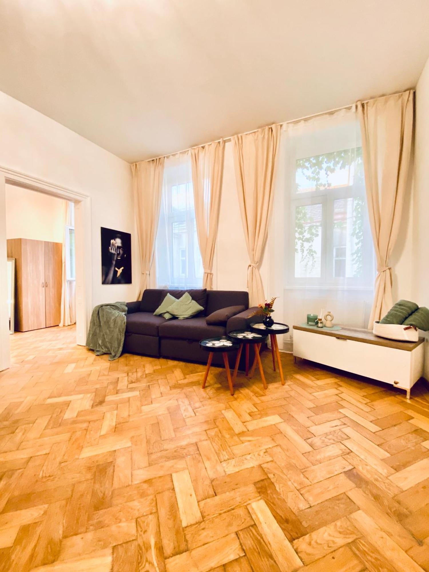 Apartment Stylish 2br Prime Location By Westbahnhof *