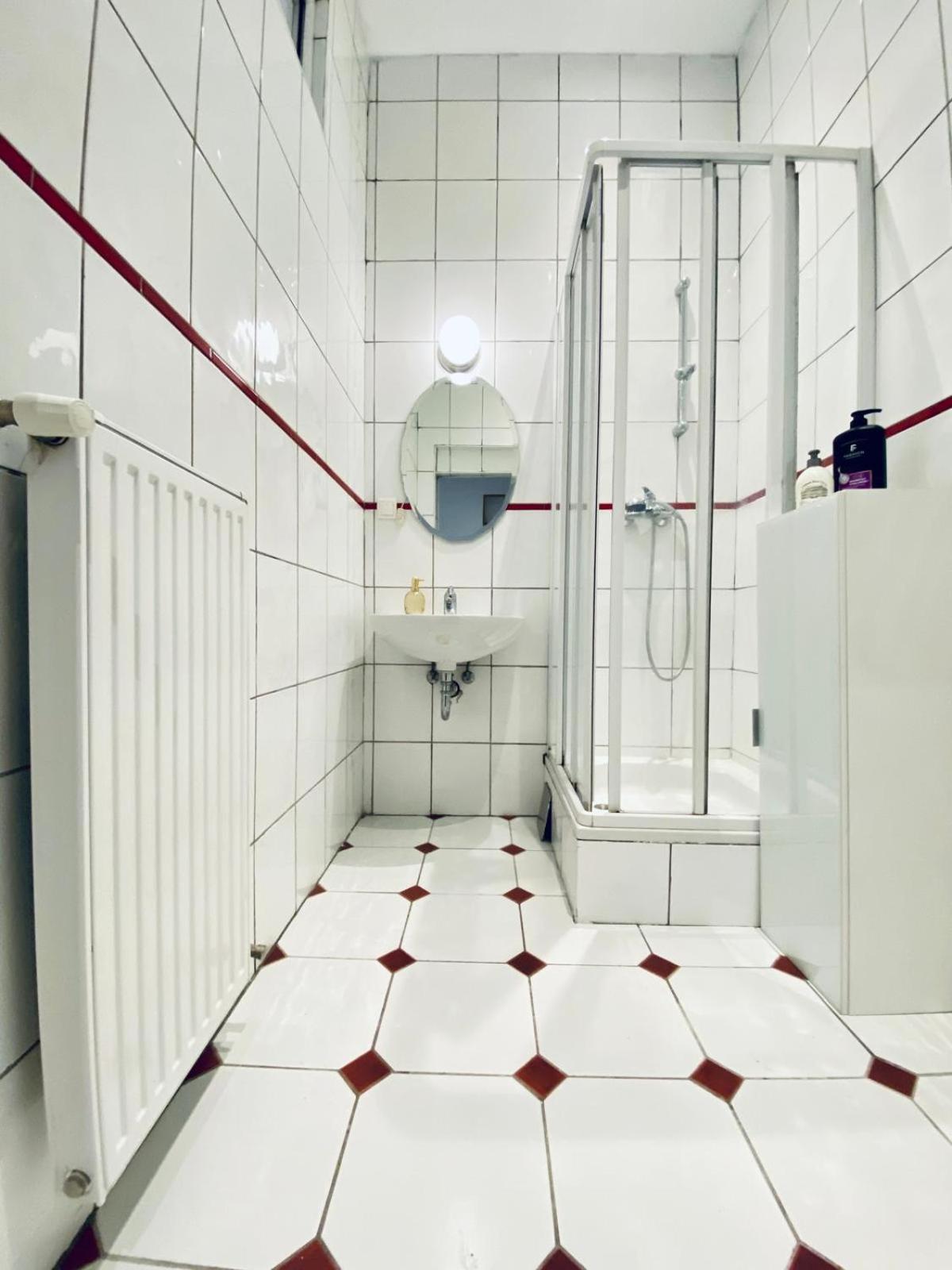 Stylish 2br Prime Location By Westbahnhof Apartment