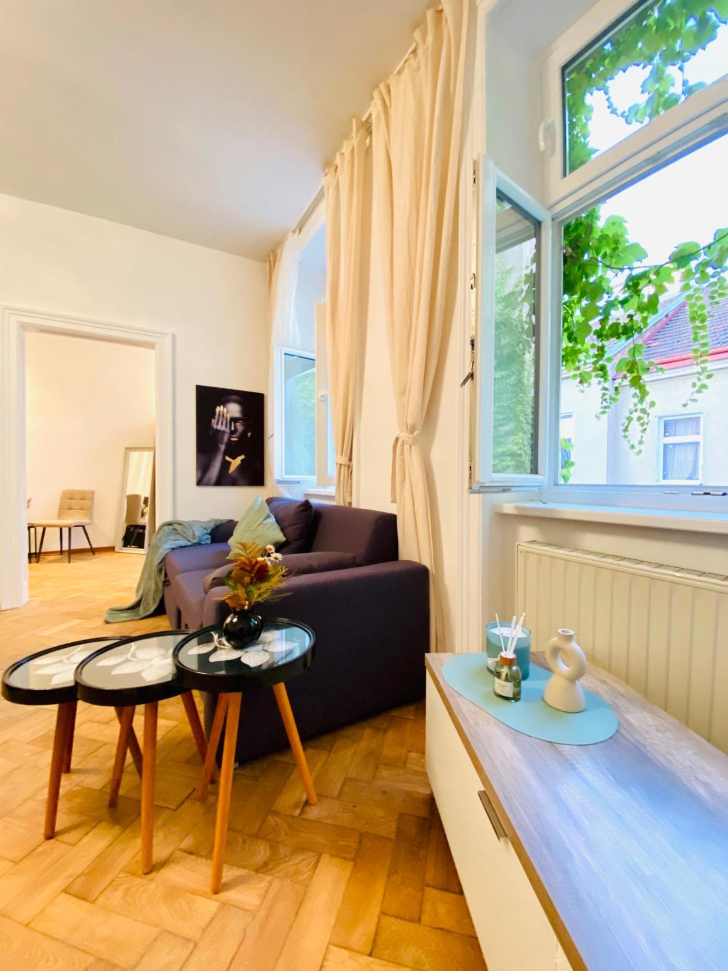 Stylish 2br Prime Location By Westbahnhof Apartment Wien