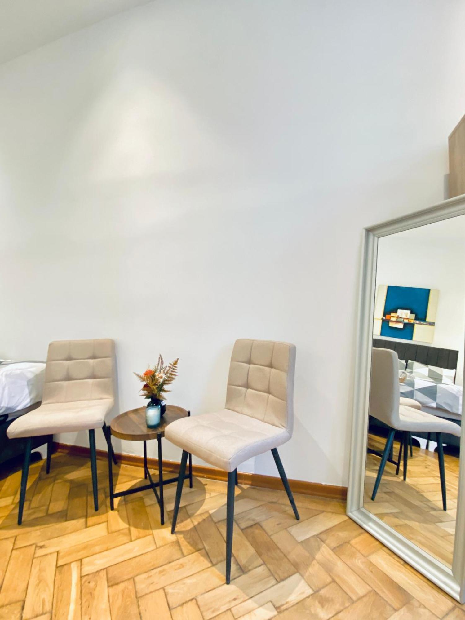 Apartment Stylish 2br Prime Location By Westbahnhof *